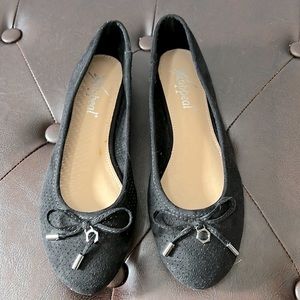 X appeal, women’s size 6, black, flats